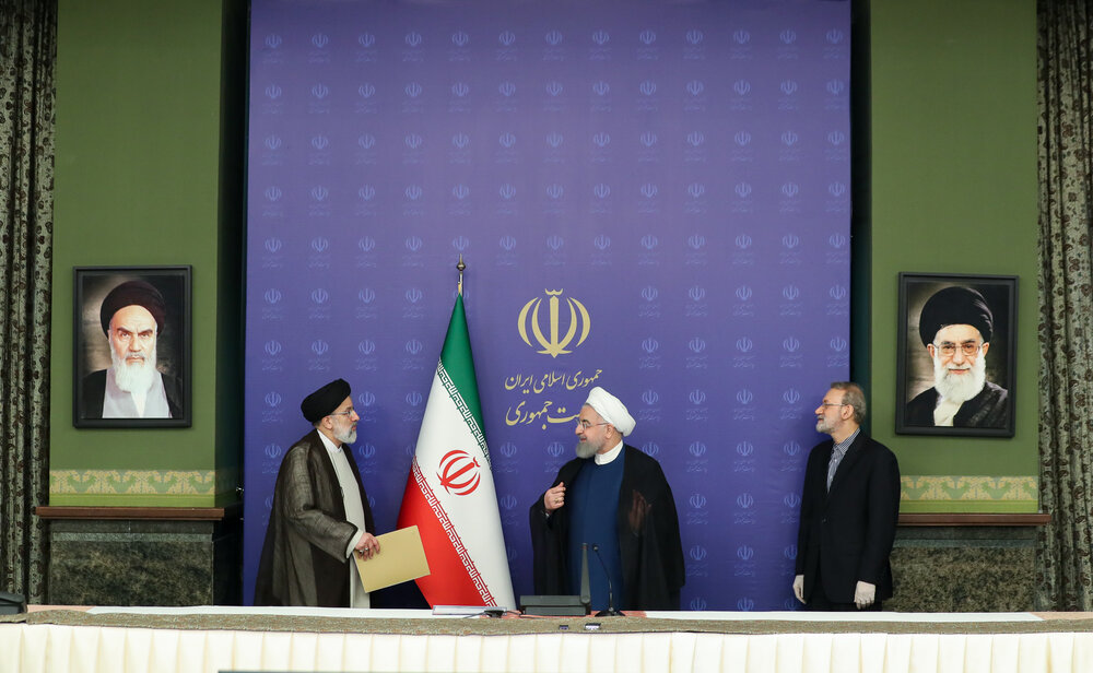 آخرین عکس لاریجانی با روحانی و رئیسی در جایگاه رئیس مجلس