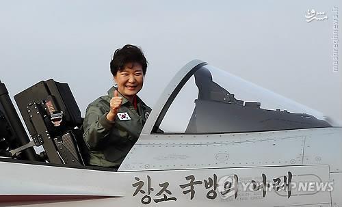 عکس/ خانم رییس جمهور در کابین جنگنده