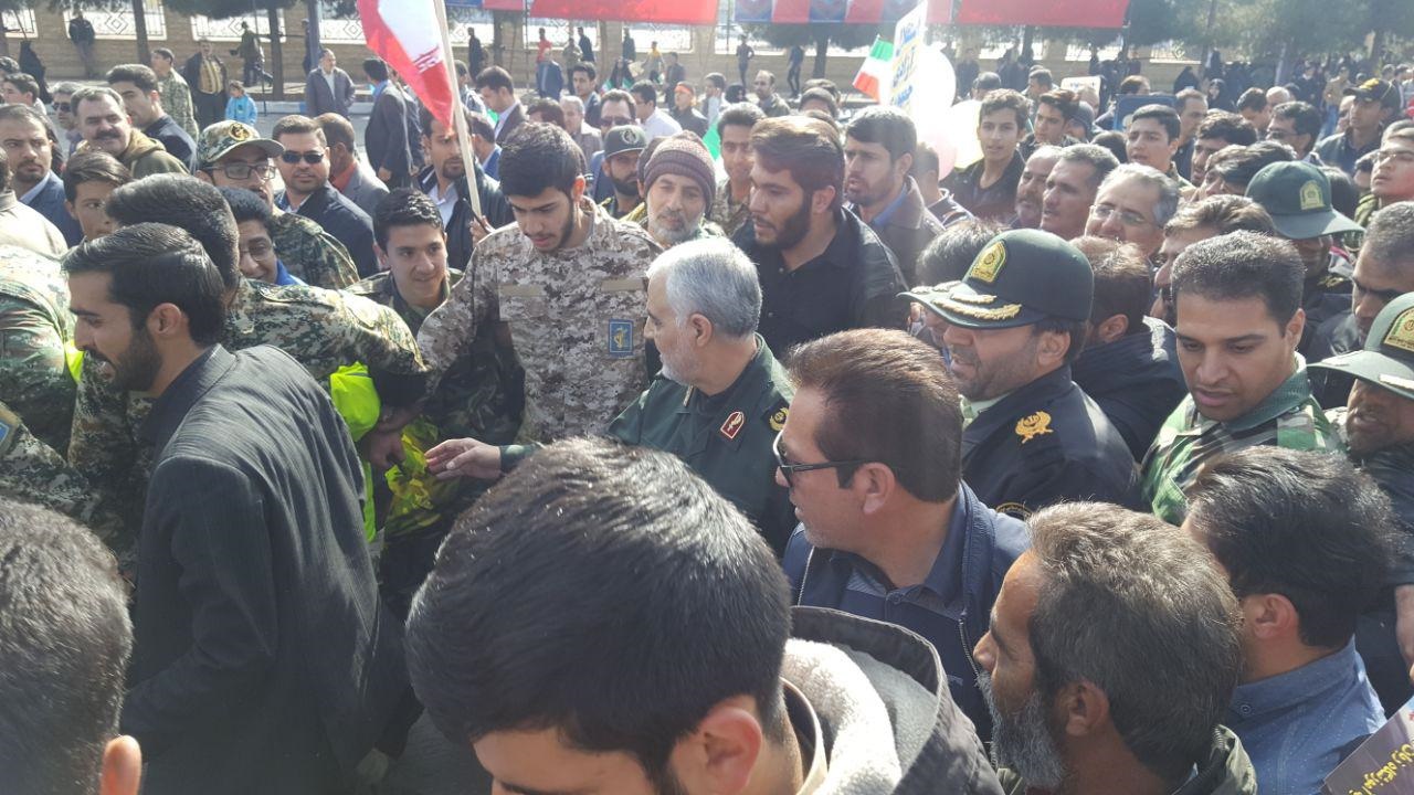 حضور سردار سلیمانی در راهپیمایی ۲۲ بهمن در کرمان