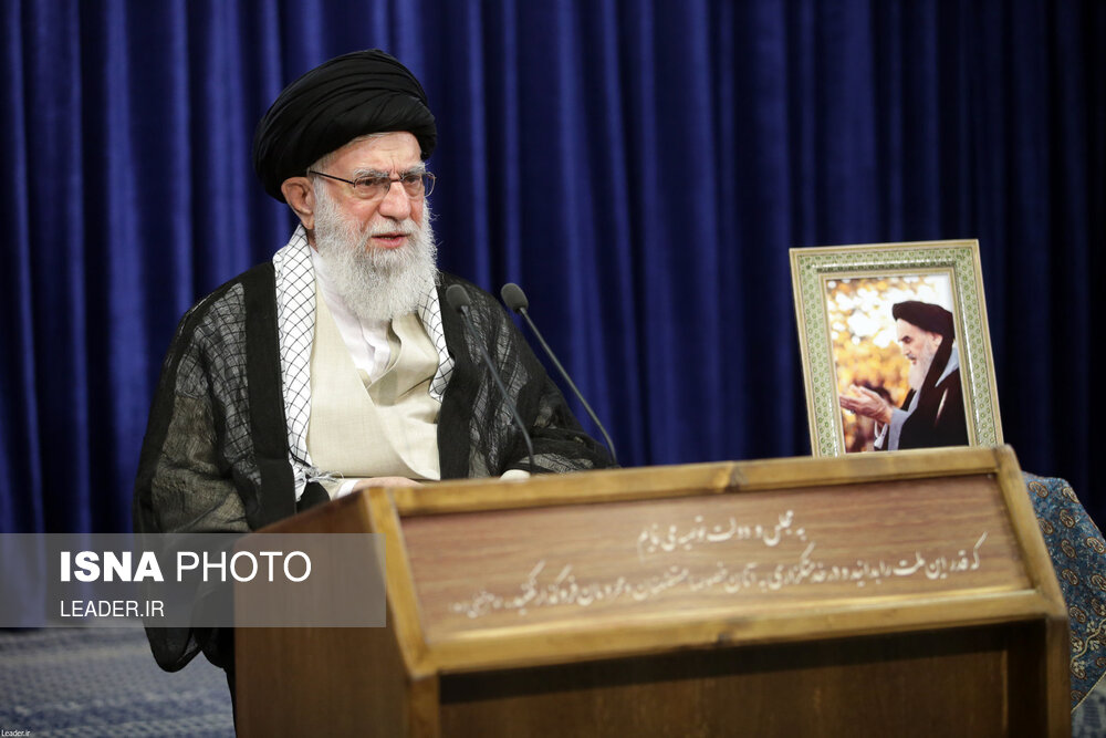 تصاویر: سخنرانی مقام معظم رهبری به مناسبت سالگرد ارتحال بنیانگذار کبیر انقلاب اسلامی