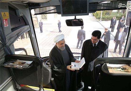 هدیه روحانی به رئیس‌جمهور ترکمنستان چه بود؟+عکس