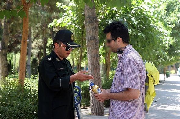 تصاویر : تذکر پلیس به روزه خواران در تهران