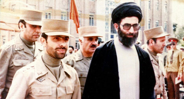 رهبر انقلاب در کنار شهید صیاد شیرازی