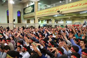 دیدار هزاران نفر از اعضای اتحادیه انجمن‌های اسلامی دانش‌آموزان با رهبر
