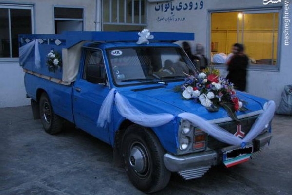  عکس/ وقتی وانت نیسان ماشین عروس می‌شود!