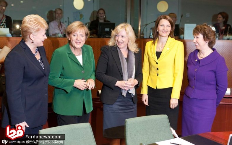 از چپ به راست : دالیا گریبائوسکایته رئیس جمهور لیتوانی، آنجلا مرکل، صدر اعظم آلمان ،ایوتا رادیکووا، نخست وزیر اسلواکی، ماری کویینیمی نخست وزیر فنلاند و کاترین اشتون، سرپرست سیاست خارجی اتحادیه اروپا