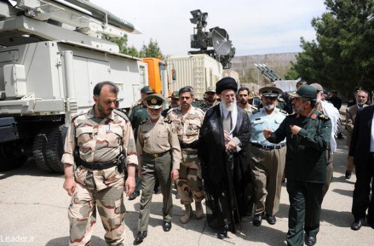 //www.afsaran.ir/media/582739?lid=593922 افسران - رهبر انقلاب در دیدار از ستاد فرماندهی هوافضای سپاه: نیازمندی های کشور و تحریمها به مذاکره گره زده نشود