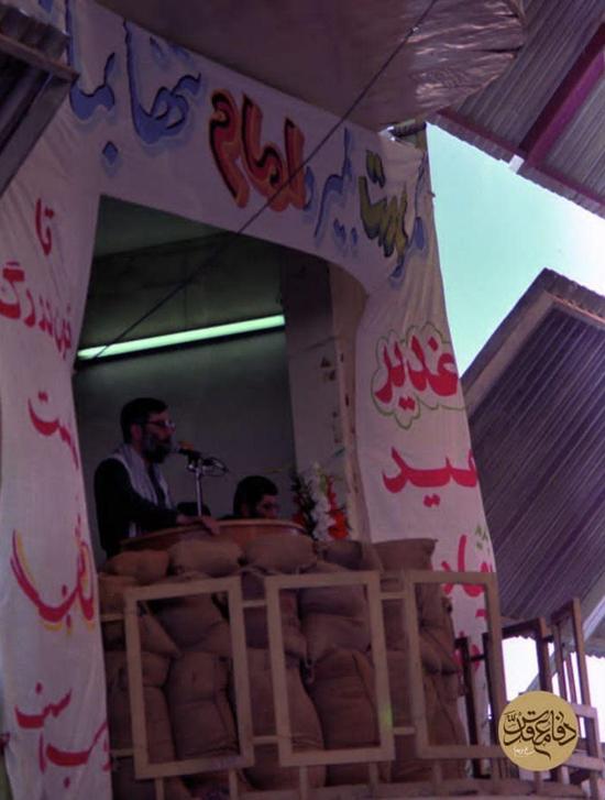 رهبر انقلاب در سالروز عید غدیر در دوران دفاع مقدس +عکس