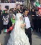 شمال نیوز: حضور زوج جوان با لباس عروسی در راهپیمایی 22 بهمن در شهر ساری

