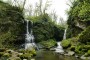  آبشار زمرد حویق در 40 کیلومتری شمال شهر تالش در استان گیلان واقع شده است.