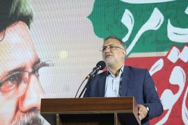 نباید با وجود ظرفیت‌های بسیار این همه بیکار و فقیر داشته باشیم یا اجازه جولان دهی به غارتگران داده شود / ایران توسط همه مردم و اندیشمندان و شایستگان ساخته می‌شود نه تنها یک بخش بلکه کسی که خود را فدای ملت می‌کند، انقلابی است....