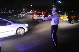 معاون اجتماعی پلیس راهور گفت: خبر لغو محدودیت‌های شبانه کرونا صحت ندارد و مردم به شایعات توجهی نکنند. وی ادامه داد: پیشنهاد لغو این محدودیت‌ها به ستاد ملی مقابله با کرونا ارائه شده، اما تصمیم جدیدی در این زمینه اتخاذ نشده است ....