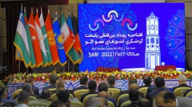 مسئولان شفاف و صریح  بگویند که قرار است پس از برگزاری این رویداد دقیقا چه چیزی عاید مازندران و مرکز استان شود ؟ اصولا رهاورد این رویداد جز چند سخنرانی ، بازدید و حضور چند سفیر کشورهای نه چندان مطرح چیست ؟ / : به راستی برگزاری پرهزینه و مجلل چنین رویدادی ، چه دردی از گردشگری استان و مرکز مظلوم آن دوا می کند ؟ با کدام زیر ساخت قرار است پایتخت گردشگری اکو شویم . چه ایرادی داشت که رسما از همگان عذر می خواستیم و برگزاری این رویداد را تا تامین زیرساخت ها به تعویق می انداختیم 