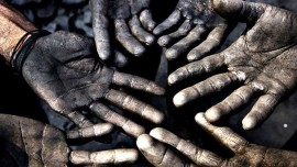 رفاه کارگری با مانع‌تراشی اداری در معادن زغال سوادکوه