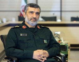 هر زمان که نیاز باشد به پایگاه‌های آمریکایی‌ها در منطقه ضربه می‌زنیم/ رونمایی از موشک کروز پاوه