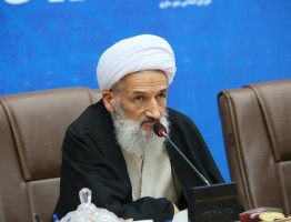 آیت الله لائینی: دستاوردهای انقلاب را در دهه فجر تبیین کنیم