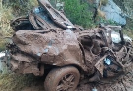 سیلاب در محور کندوان ۴ خودرو را با خود بُرد / ۳ نفر مفقود شدند / مدیرکل مدیریت بحران:  جستجو‌ها ادامه دارد / نماینده چالوس: پیش بینی می‌شود اجسادی زیر گل و لای مانده باشند / تاکنون ۵ خودرو از گل و لای بیرون کشیده شدند