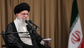  بر همه‌ی مسلمانان فرض است که با امکانات خود در کنار مردم لبنان و حزب‌الله سرافراز بایستند و در رویارویی با رژیم غاصب و ظالم و خبیث آن را یاری کنند