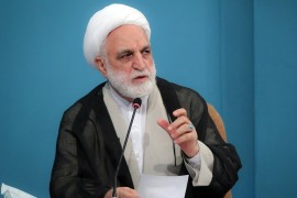 رئیس قوه قضاییه گفت: قوانین، دستورالعمل‌ها و آیین‌نامه‌هایی را که تدوین می‌کنیم باید از نهایت استحکام و اتقان برخوردار باشند / با دعوا، درگیری و مقابله کار پیش نمی‌رود/ امروز به میان‌برها نیاز داریم ....