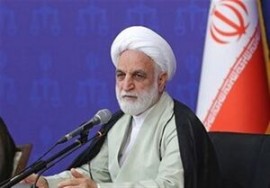 رئیس قوه قضاییه با بیان اینکه فساد امری مسری است؛ گفت: ما در قوه قضاییه بر برخورد عالمانه و قاطعانه با مظاهر مختلف فساد، تاکید داریم و در این راستا، مسامحه‌ای نخواهیم داشت ....