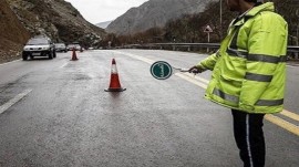 ریزش سنگ در جاده چالوس و هراز/ از توقف در حاشیه جاده‌ها خودداری کنید