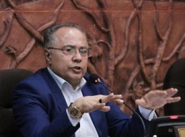 درخواست نزدیکان پزشکیان از دبیری برای استعفا/ دبیری: کنار نمی‌روم مگر اینکه پزشکیان برکنارم کند/ معاون جنجال ساز هنوز در سفر توریستی است