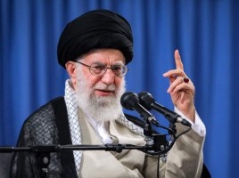 آیت‌الله خامنه‌ای چهره منتخب سال ۱۴۰۳ است/ وقایع سال گذشته هر دولتی را از پا در می‌آورد