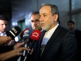 وزیر امور خارجه با بیان اینکه «در حال بررسی هستیم که دور بعدی مذاکرات را شرکت کنیم یا نه»، گفت: «در مقابل زیاده‌خواهی‌ها در پشت میز مذاکره مقابله می‌کنیم، اما هیچگاه هم دیپلماسی را ترک نکرده‌ایم.» ....
