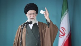 رهبر انقلاب: نیروهای مسلح، رژیم رذل صهیونی را بیچاره خواهند کرد
