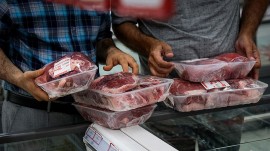 افزایش عرضه گوشت تنظیم بازاری در فروشگاه‌های زنجیره‌ای