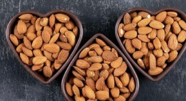 ۷ دلیل برای مصرف بادام خیس‌خورده با معده‌ی خالی