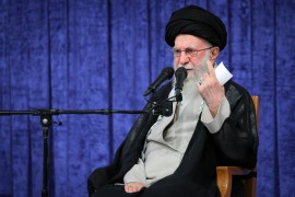 سپر پولادین اتحاد مردم و مسئولان و نیروهای مسلح نباید خدشه دار شود/ باید از خدمتگزاران کشور بویژه رئیس جمهور پرکار و پرتلاش حمایت شود