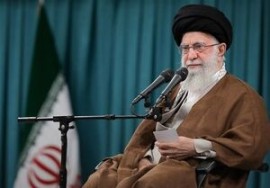 رهبر معظم انقلاب ر پیامی به سی‌ودومین اجلاس سراسری نماز فرمودند : نماز آنگاه که با آداب خود همچون خشوع و دل‌سپاری به معبود انجام میگیرد، دل را آرام و اراده را مستحکم و ایمان را ژرف و امید را زنده میکند ....