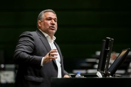 شمس الدین حسینی : آقای رئیس جمهور ؛ وزارت ورزش به جای ورزش به شرکت داری ناکارآمد و پرخرج و به جای پرداختن به جوانان به ویلا داری در کنار دریا می‌پردازد ! / مردم شمال برای درمان خود ناگزیر به سفر به پایتخت هستند