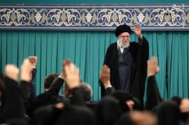 رهبر انقلاب فرمودند: مسئولان دولتی باید در بعضی بخش‌ها همچون «تأمین کالاهای اساسی و نهاده‌های دامی» و تأمین ارزاق و کالای مورد نیاز مردم، با جدیت بیشتر و دو برابر همیشه کار کنند که اگر مردم و مسئولان به وظایف خود درست عمل کنند، پروردگار حتماً به کار برکت خواهد داد....