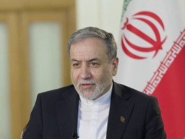عراقچی: شلیک موشک‌ها ادامه دارد