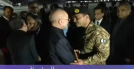 هیات مذاکره کننده جمهوری اسلامی ایران با پرواز «میناب ۱۶۸» به سرپرستی محمدباقر قالیباف رئیس مجلس شورای اسلامی جمعه شب ۲۱ فروردین ۱۴۰۵، برای مذاکره با طرف آمریکایی وارد اسلام آباد پاکستان شد. 
