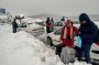 بارش برف و کولاک بسیار سنگین ، باعث مسدود شدن بزرگراه قزوین-رشت در منطقه امامزاده هاشم گیلان و گرفتارشدن مسافران در این جاده شد.
