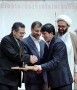 در مراسم پاياني پنجمين جشنواره وبلاگ نويسي بوي سيب كه با حضور لاریجانی، رئیس مجلس شورای اسلامی و حسینی، وزیر فرهنگ و ارشاد اسلامی در مرکز فقهی ائمه اطهار قم برگزار شد تنديس بوي سيب و هديه سفر به كربلاي معلي ، قرآن ديجيتال با قلم هوشمند نوري...