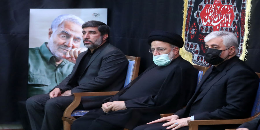 عکسی از ابراهیم رئیسی در کنار مداح معروف