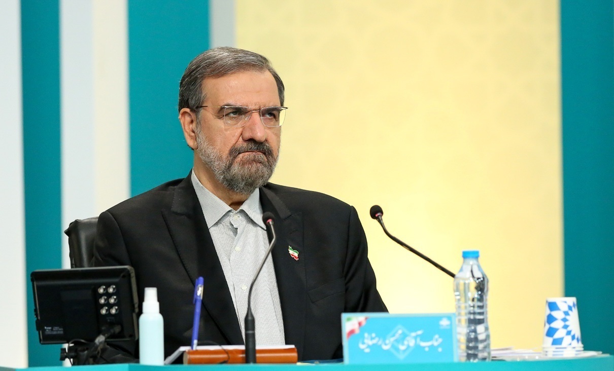 محسن رضایی: کسانی که نمی‌خواهند تا پایان انتخابات بمانند، باید اعلام کنند / با برنامه من یک فقیر هم در ایران پیدا نخواهد شد / رئیسی: در جلسه قبل بداخلاقی شد؛ اجازه داده شد که من دفاع کنم، اما من به مردم واگذار می‌کنم / همتی: نسبت به شیوه مناظره نقد دارم؛ مثل مسابقه هفته است / انتخاب بین بد و بدتر نیست؛ انتخاب بین فردی است که در‌ها را به روی کنشگران می‌بندد و فردی که در‌ها را به روی کنشگران باز می‌کند / زاکانی: نماینده دولت روحانی اینجاست و حاضر به مناظره نیست