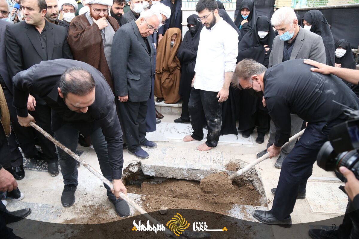 تصاویر: مراسم تشییع همسر آیت الله جوادی آملی تصاویر: مراسم تشییع همسر آیت الله جوادی آملی