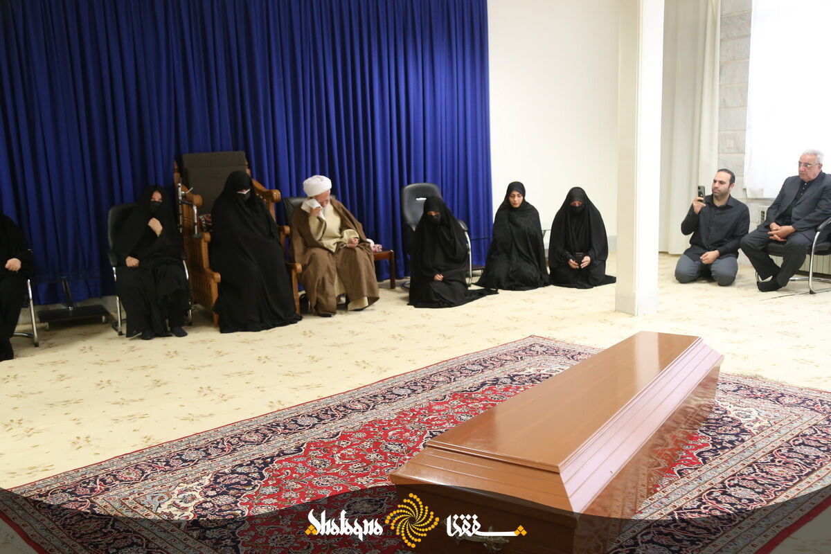 تصاویر: مراسم تشییع همسر آیت الله جوادی آملی تصاویر: مراسم تشییع همسر آیت الله جوادی آملی