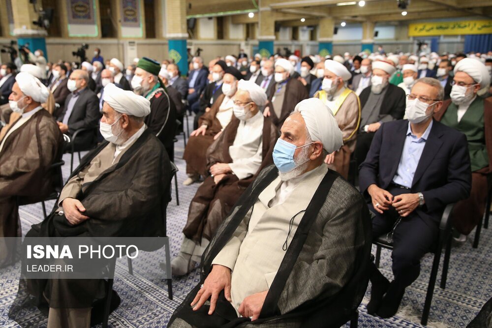 تصاویر: دیدار جمعی از مردم، مسئولان و مهمانان کنفرانس وحدت اسلامی با مقام معظم رهبری