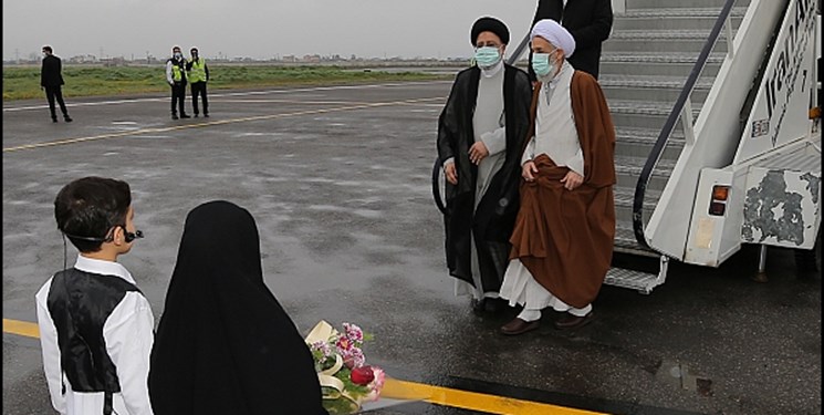 خوشامدگویی فرزندان شهید مشتاقی به رئیس جمهور در فرودگاه شهدای ساری
