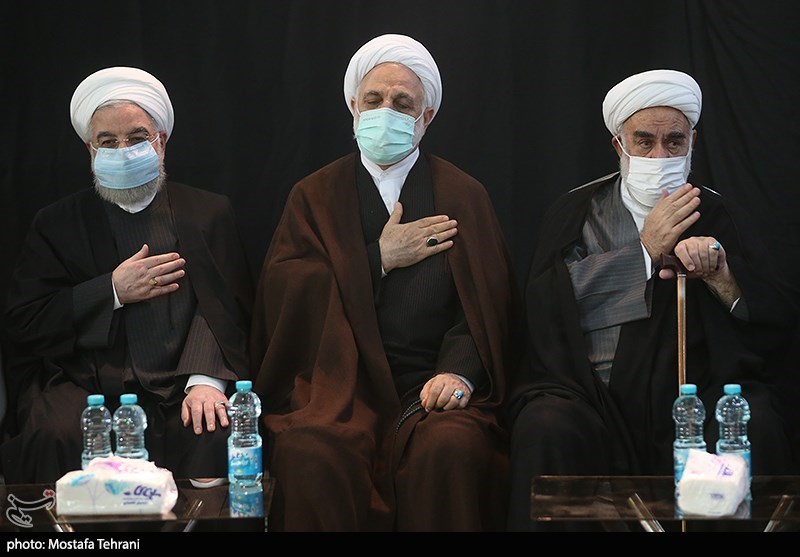 از سمت راست،حجت الاسلام و المسلمین محمدی گلپایگانی،حجت الاسلام و المسلمین محسنی اژه ای،حجت الاسلام و المسلمین حسن روحانی درمراسم یادبود مرحوم آیتالله محمد محمدی ریشهری