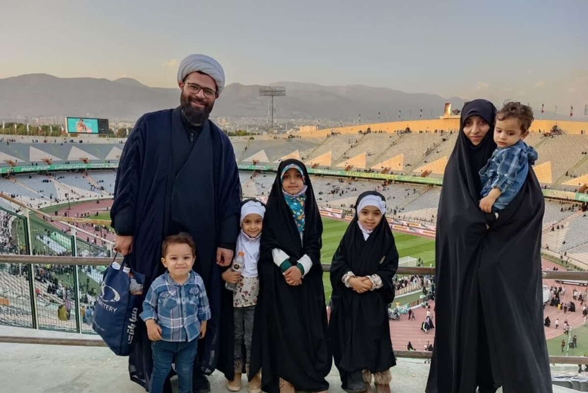 یک روحانی: همسرم ۸ سال است برای فرزندآوری مجاهدت می کند ولی یک لوح تقدیر هم به او ندادند! (+عکس)
