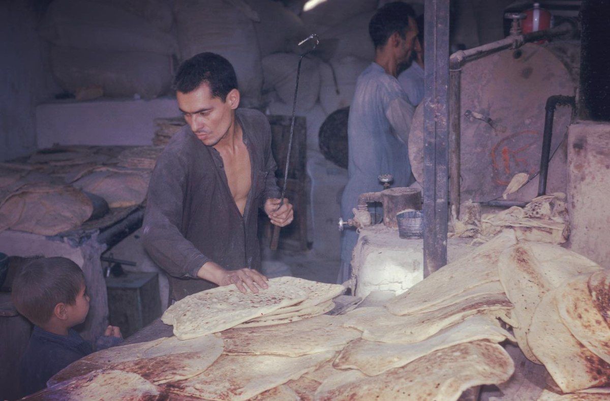 نانوایی در اصفهان اوایل دهه چهل