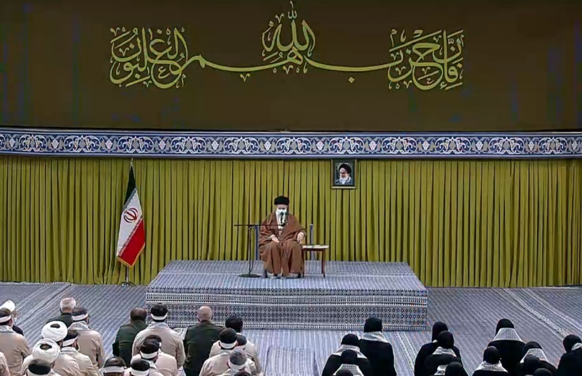                                                    بسیج فقط برای میدان نظامی نیست / دشمن بدنبال برجام ۲ و ۳ یعنی رها کردن حضور منطقه‌ای و تولید سلاح‌های راهبردی بود / چشم بچه‌های تیم ملی فوتبال روشن که چشم ملت را روشن کردند                                       