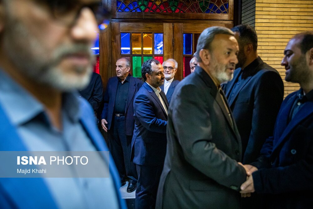 تصاویر: مراسم ختم مرحوم «پرویز داوودی»، معاون اول دولت اول احمدینژاد تصاویر: مراسم ختم مرحوم «پرویز داوودی»، معاون اول دولت اول احمدینژاد